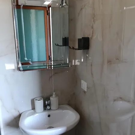 Konukevi Kalaj Baks-Rrjoll