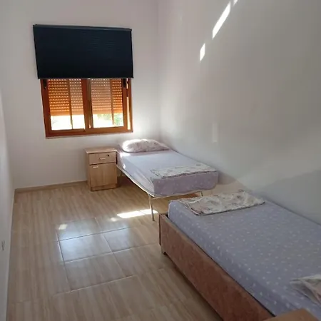 Konukevi Kalaj Baks-Rrjoll